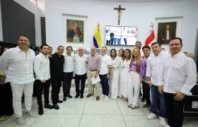 Los diputados y el Gobernador Eduardo Verano.