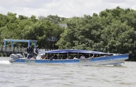 Migrantes en Turbo, uno de los puntos desde donde salen lanchas llenas de personas hacia la selva del Darién