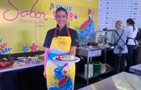La chef Carolina Barbosa durante la presentación del enyucado fit. 