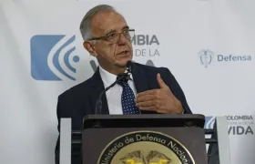 Iván Velásquez, Ministro de Defensa.