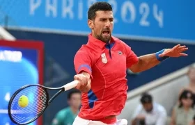 Novak Djokovic durante el juego contra Lorenzo Musetti.