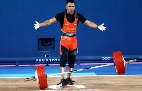 El colombiano Luis Mosquera falló en su último intento por levantar 189 kilos.