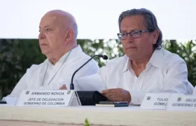 El Comisionado para la Paz, Otty Patiño, y el jefe negociador Armando Novoa.