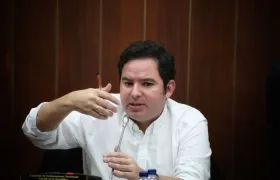 Senador Carlos Meisel. 