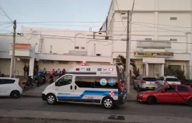 La pequeña de 6 años, junto al bebé de un año y la mamá, fueron llevados a la Clínica San Ignacio. 