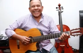 Francisco Zumaqué es un músico, compositor, arreglista, director y productor musical colombiano.