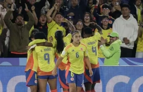 Celebración de Colombia tras el único gol del partido. 
