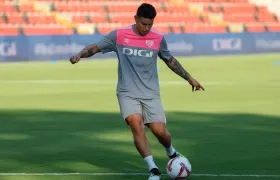 James Rodríguez con la camiseta del Rayo Vallecano, con el que podría debutar el próximo lunes.