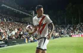 James Rodríguez debutó el lunes en la victoria 3-1 del Rayo Vallecano sobre Osasuna.