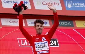 El australiano Ben O'Connor termina la segunda semana como líder de la Vuelta a España.