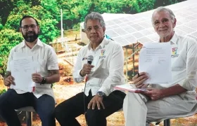 Ministro de Minas Andrés Camacho, Humberto Mendieta y el Gobernador Eduardo Verano.