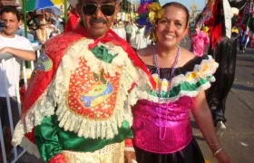 Pachita de Gómez, acompañada por Alfonso Fontalvo, del Torito Ribeño.