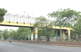 Puente peatonal de la calle 30.