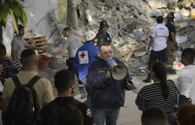 Fernando, Fiorillo, director de la Unidad de Gestión del Riesgo del Distrito, coordinando la atención de la emergencia. 