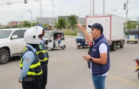  Funcionario de la Alcaldía y agentes de Tránsito de Soledad. 