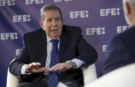  Edmundo González Urrutia, durante la entrevista con EFE.
