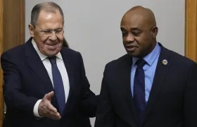 El Ministro de Asuntos Exteriores de Rusia, Sergey Lavrov, y el canciller Luis Gilberto Murillo.