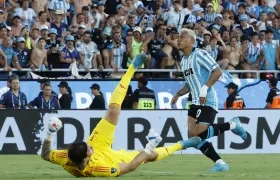Momento del gol de Roger Martínez.