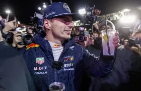 Max Verstappen celebrando su título mundial.