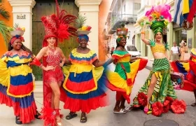 Tatiana Angulo Fernández De castro, Reina del Carnaval de Barranquilla y Alexsandra Estarita Villa, Reina del Carnaval de la 44.
