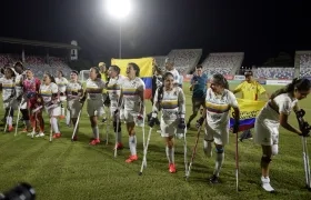 Jugadoras de Colombia celebran la clasificación a la final.