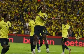 Alan Minda celebra el cuarto gol de Ecuador ante Bolivia, el jueves, en Guayaquil.