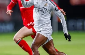 Linda Caicedo durante el partido contra al Twente.