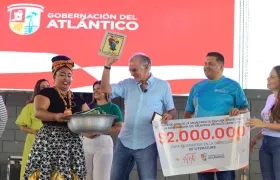 Momentos de la premiación de los ganadores. 
