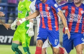 Ruyery Blanco festeja tras marcar el primer gol del Unión ante el Huila.