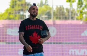 Arturo Vidal a su llegada a la concentración de la selección chilena.