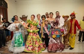 Celebración de los 45 años de la Asociación de Grupos Folclóricos de la 44.