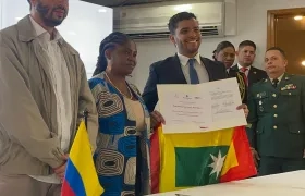 Tomó posesión ante la vicepresidente Francia Márquez y el viceministro de la Juventud, Pablo Mateo Zabala.