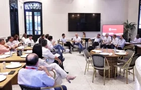 Aspecto de la reunión entre el gobernador Eduardo Verano y gremios del Atlántico.