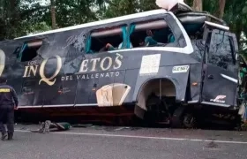 Así quedó el bus después del accidente.