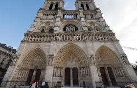 Fachada de la catedral de Notre Dame de París. 