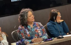 La senadora Angélica Lozano.