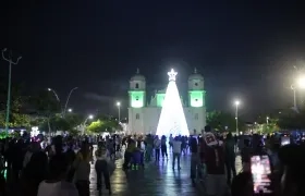 Alumbrado navideño en la Plaza de Soledad. 