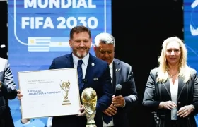 El presidente de la Conmebol, Alejandro Domínguez, tras la ratificación de la sede para Argentina, Uruguay y Paraguay.