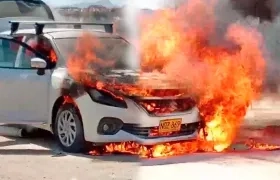 Vehículo que se incendió. 