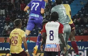 El cabezazo de Santiago Mele que antecedió al gol de Emmanuel Olivera.