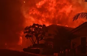 El fuego ha destruido comunidades de todos los estratos en Los Ángeles.