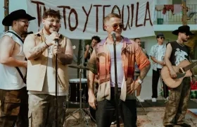 Alejandro Sanz y Grupo Frontera durante el rodaje del video.