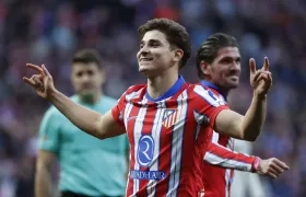 Julián Álvarez festejando su gol.