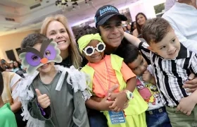 Alcalde Char comparte con niños y niñas del programa.