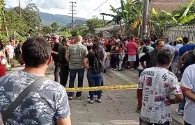 Autoridades hacen presencia en el lugar de los hechos.