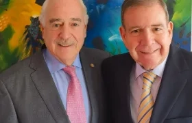 Expresidente Andrés Pastrana junto al líder opositor de Venezuela, Edmundo Rodríguez.