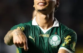 Richard Ríos celebrando su gol al Santos.