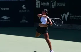 Valentina Mediorreal durante el juego.