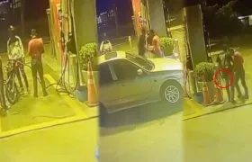 Momentos del atraco a trabajador de gasolinera.