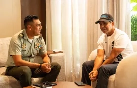 Alcalde Alejandro Char y el director General del Inpec, Teniente Coronel Daniel Gutiérrez Rojas.